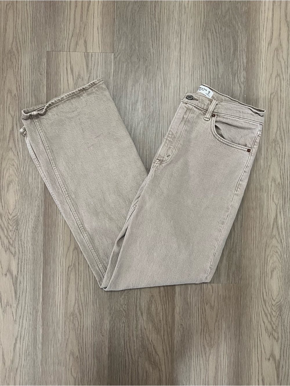 Abercrombie & Fitch 90s Relaxed Jean High Rise Wide Leg Beige Denim Size 28/6R